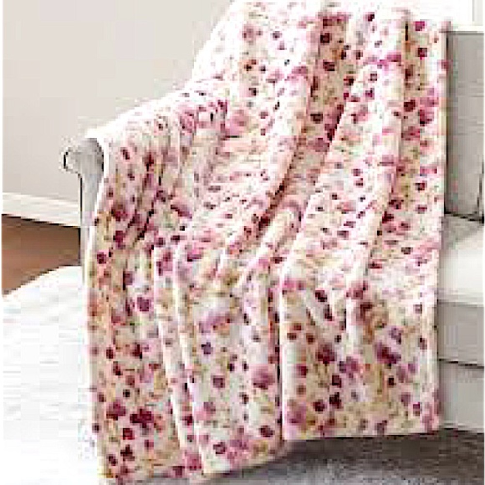 Plush Cherry Blossoms Throw Blanket Size 50 x 70 New With Tags All Season Pink